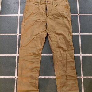 Men's Casual Chino Pants in Khaki